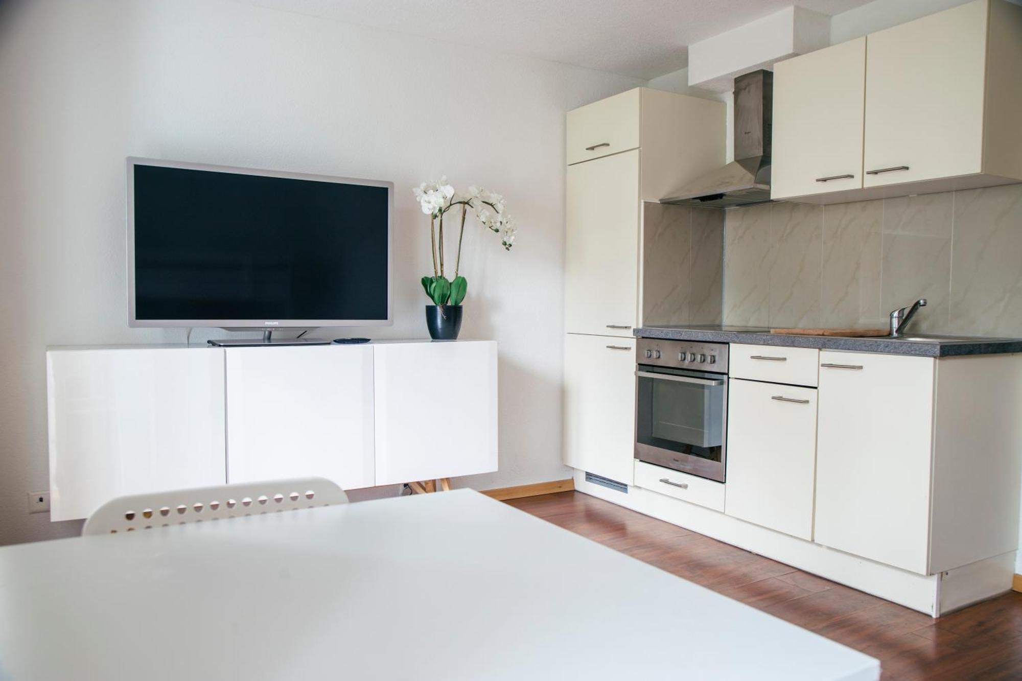 Unterseen Nimbuzzz Apartments מראה חיצוני תמונה