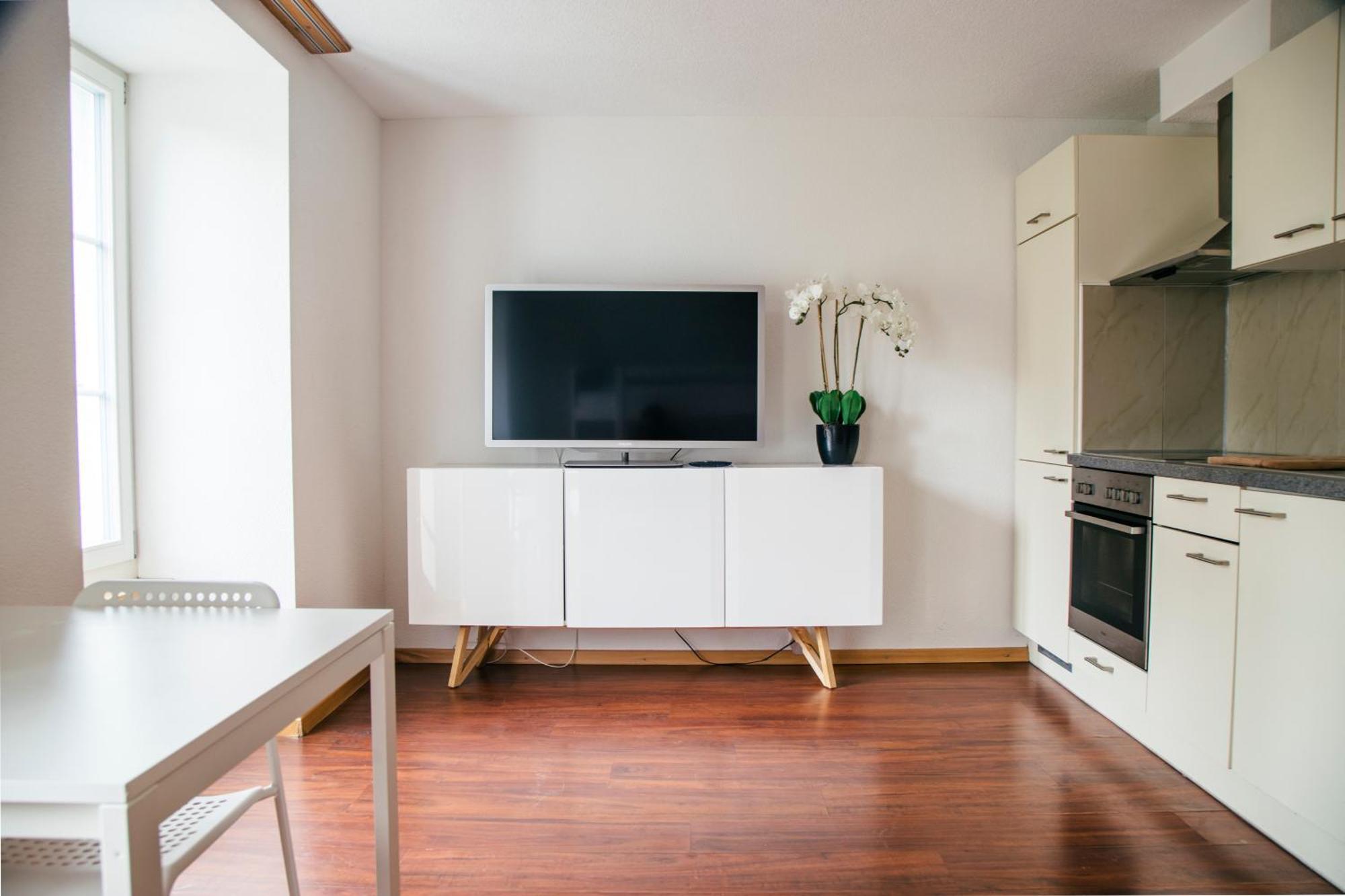Unterseen Nimbuzzz Apartments מראה חיצוני תמונה