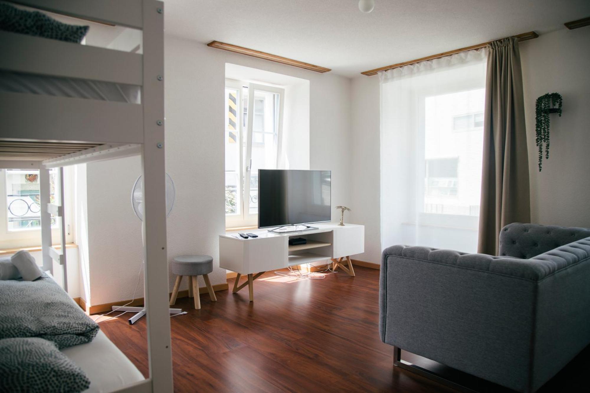 Unterseen Nimbuzzz Apartments מראה חיצוני תמונה