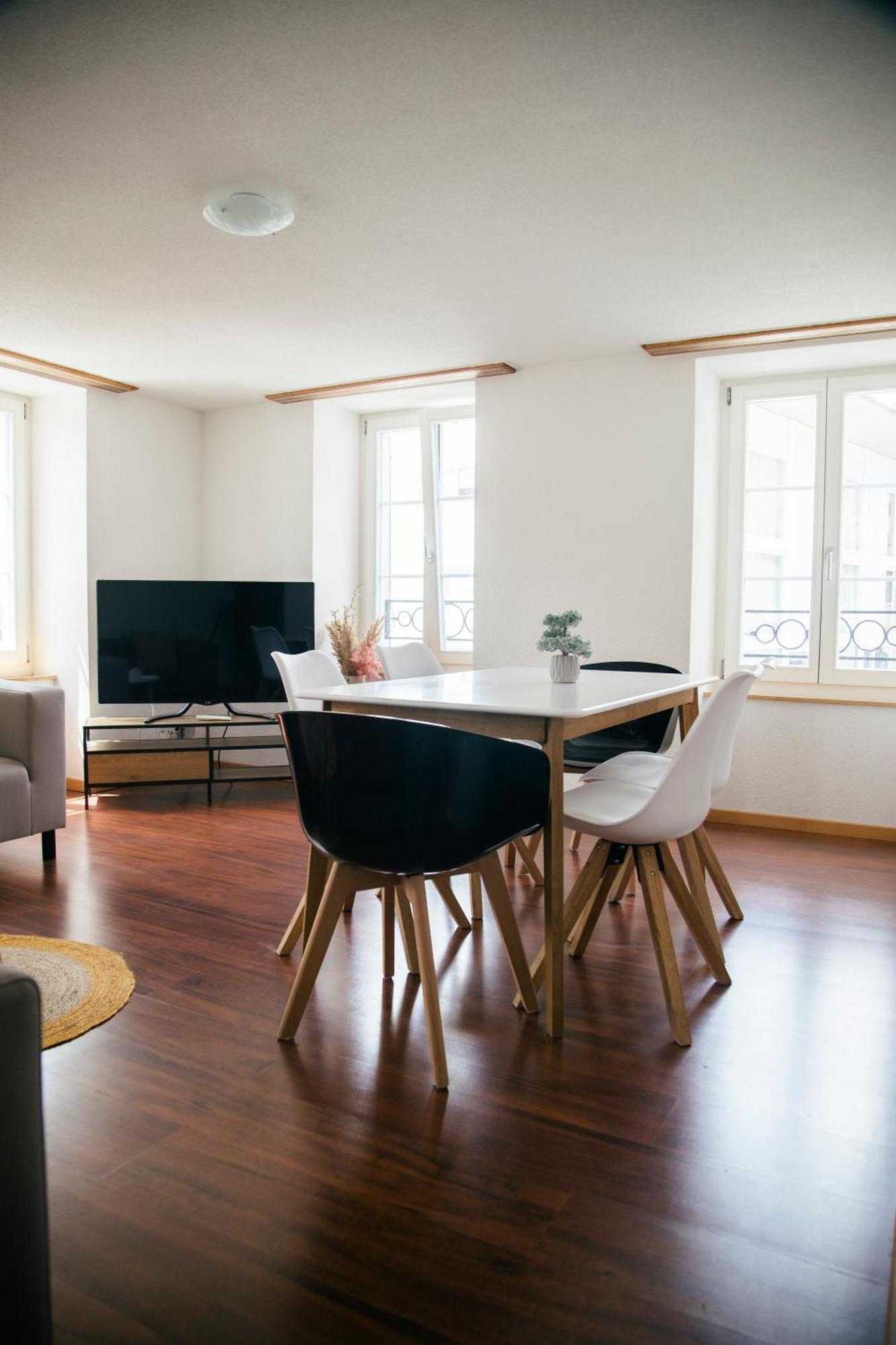 Unterseen Nimbuzzz Apartments מראה חיצוני תמונה